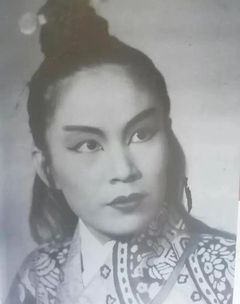 陈丽君
