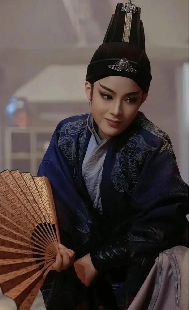陈丽君