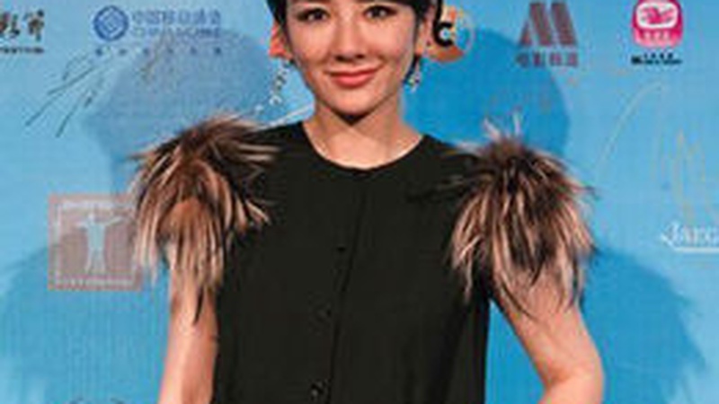 黄奕回应恋情传闻：孩子长大后，也该考虑个人生活